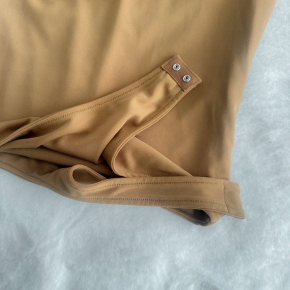 NWOT Song Of Style Via Bodysuit Off The Shoulder Brown Camel Long Sleeve - Picture 8 of 11